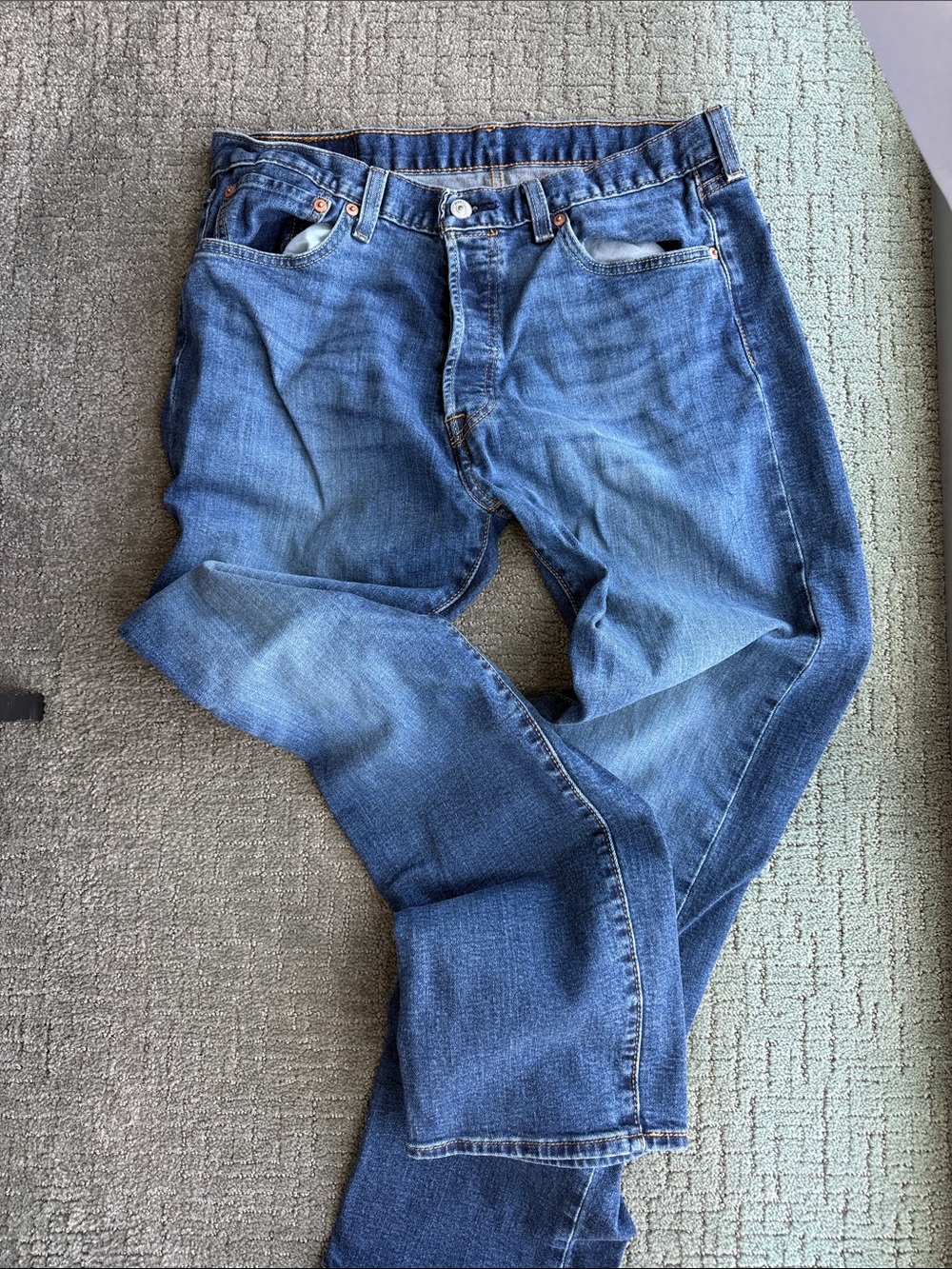 Men’s Levi’s jeans